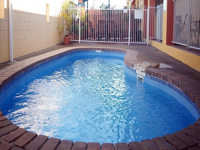 טאונסביל Cedar Lodge Motel מראה חיצוני תמונה