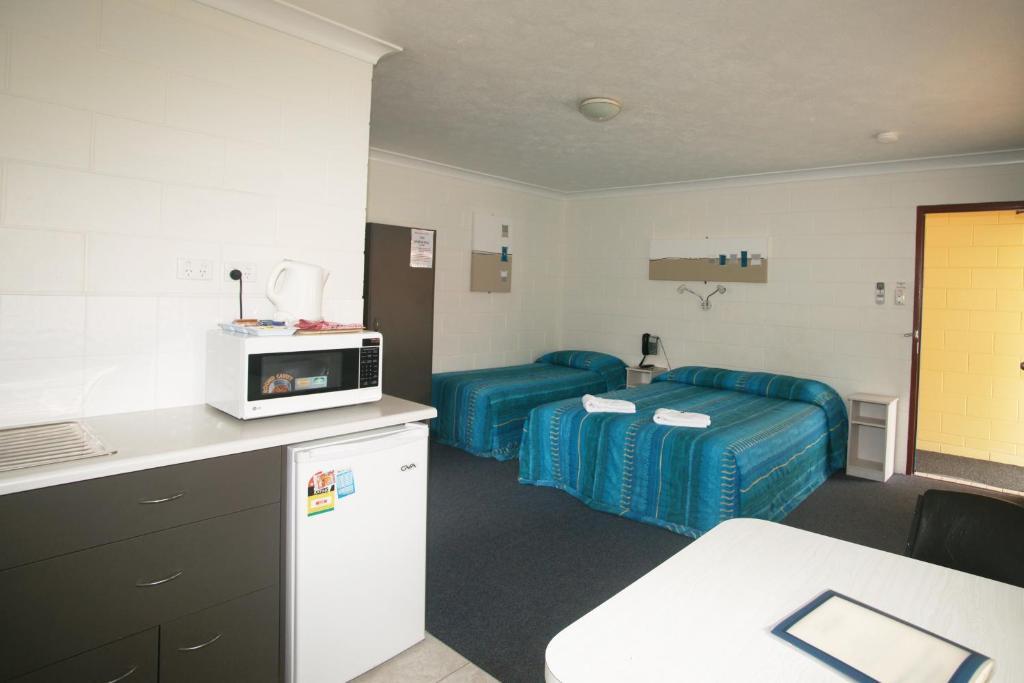 טאונסביל Cedar Lodge Motel חדר תמונה