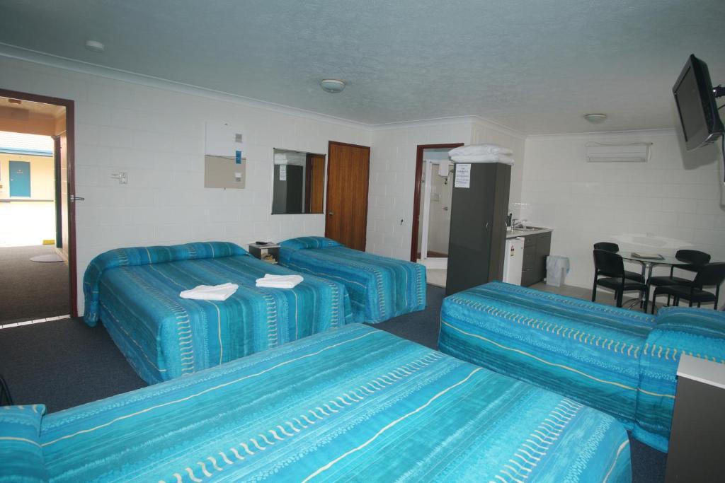 טאונסביל Cedar Lodge Motel חדר תמונה